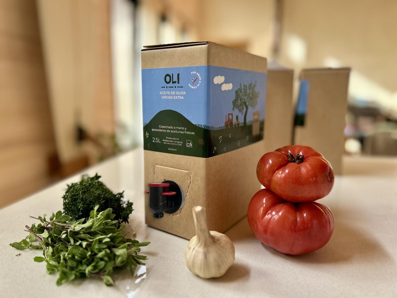 Bag in Box de Oliparati con tomates, ajo y hierbas frescas