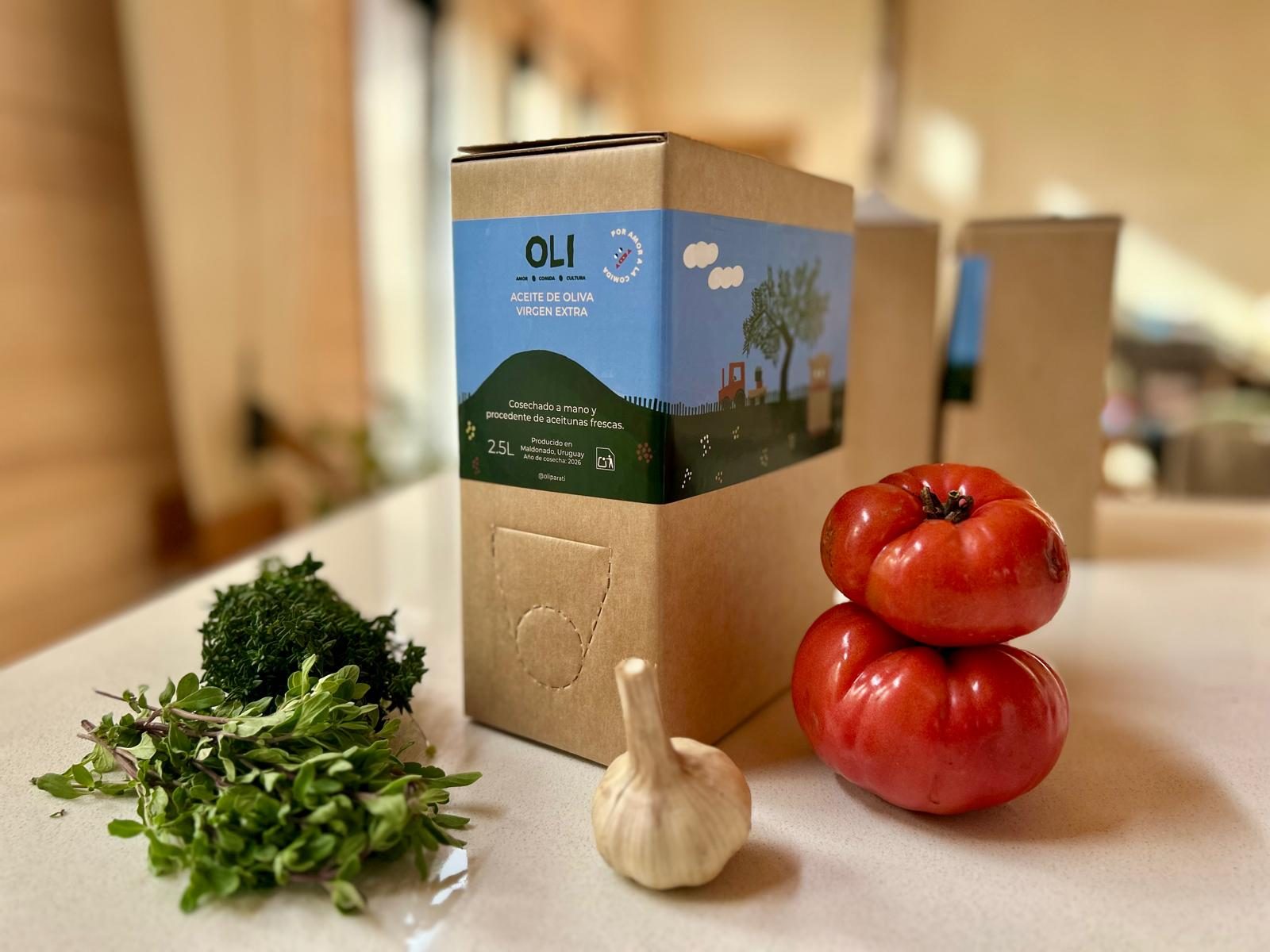 Bag in Box de Oliparati con tomates de huerta, ajo y hierbas frescas